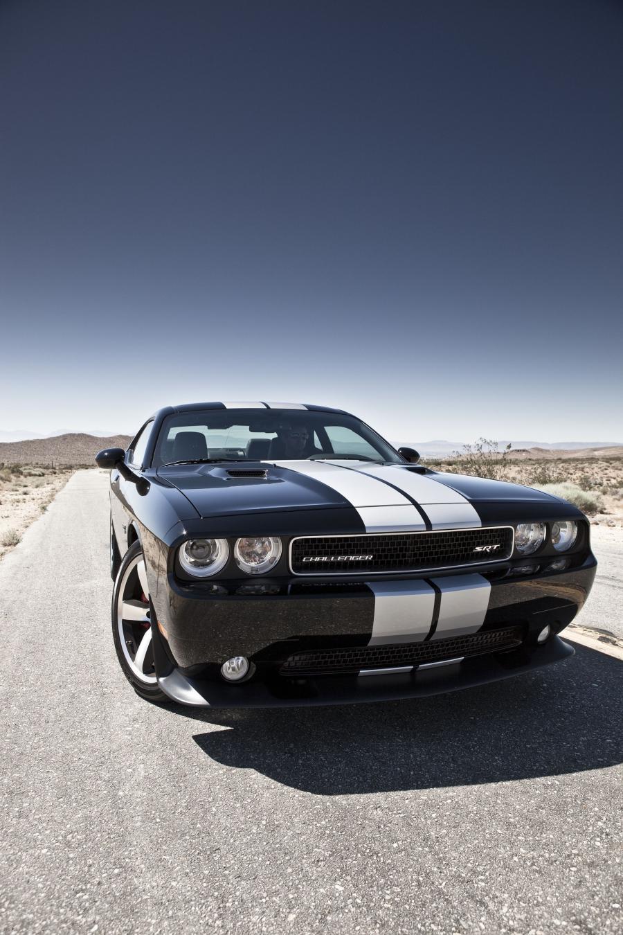  Dodge Challenger SRT8 392 2012 года  (фото 24 из 40)